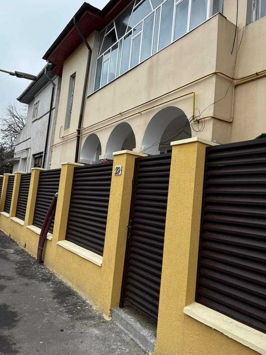 Garduri si porti stil jaluzea, sipca metalica, tabla cutata