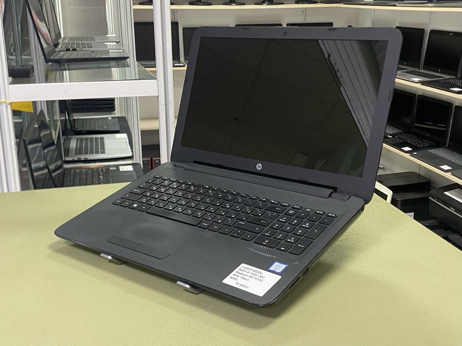 HP i5-6200U / 6GB / 500GB / Radeon R5 M330. Ноутбук работает от сети