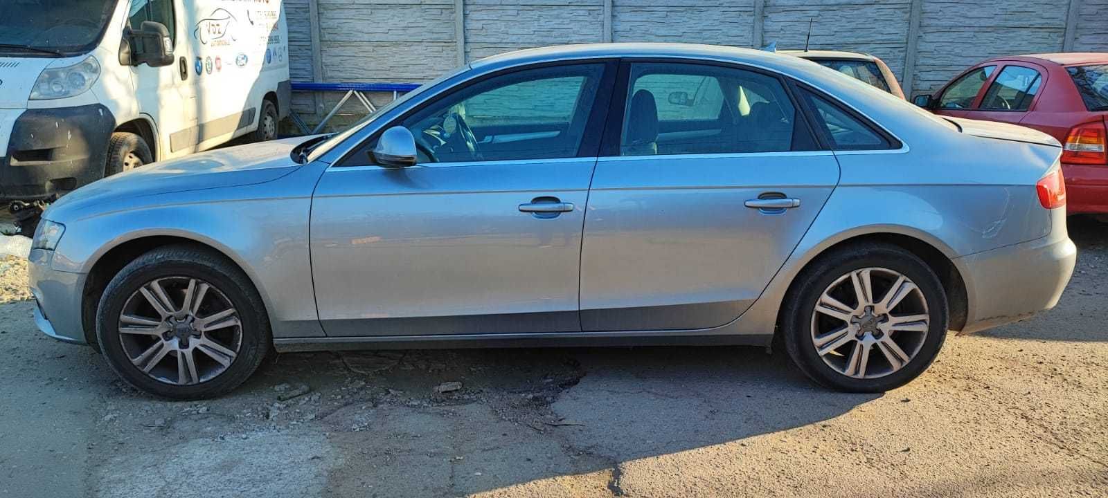Dezmembrez Audi A4 B8 2.0TDi cod motor CAGA - UK
