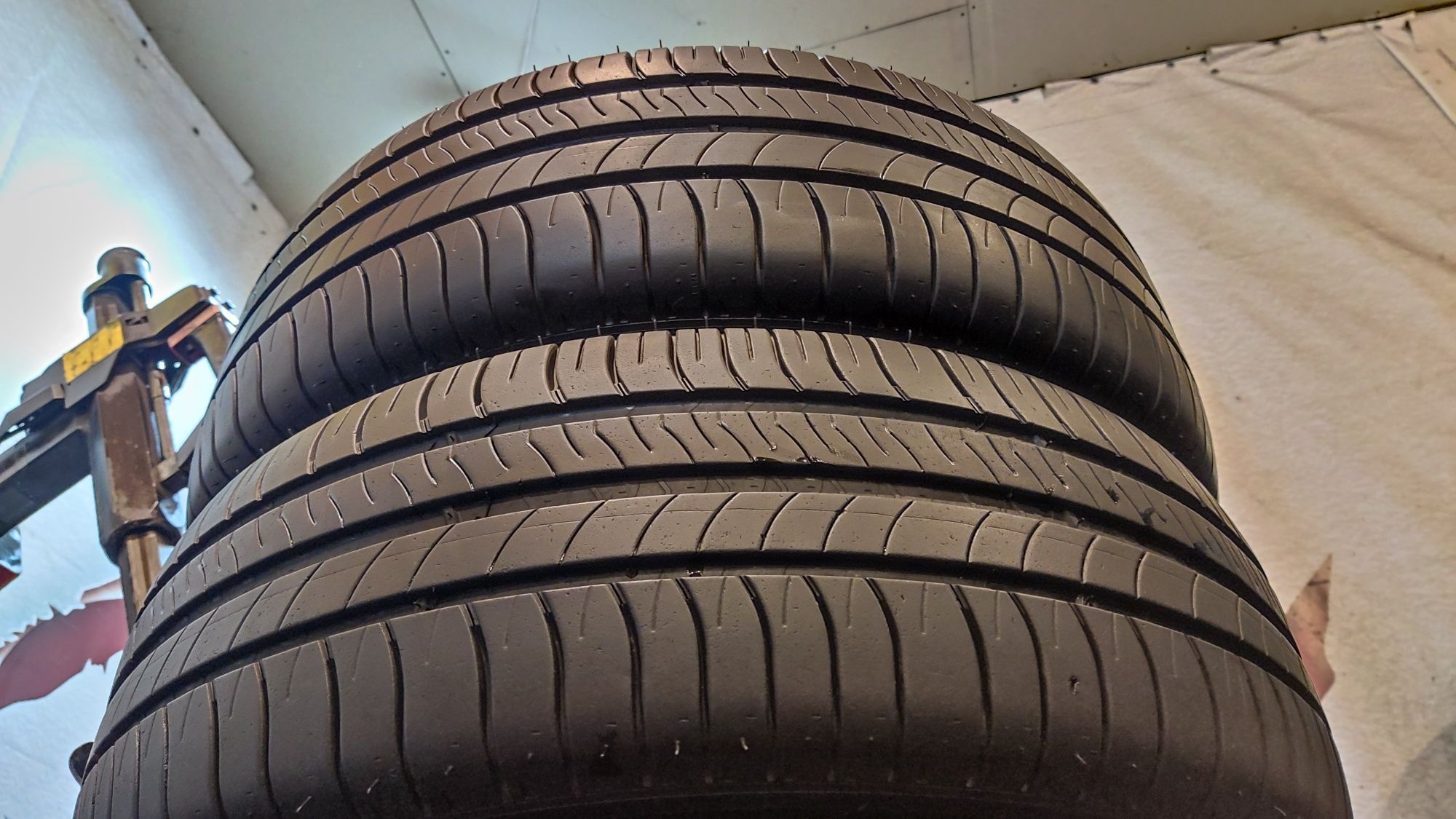 2бр летни гуми 205/60/16 Michelin Energy Saver+
7.5mm грайфер
Добро съ