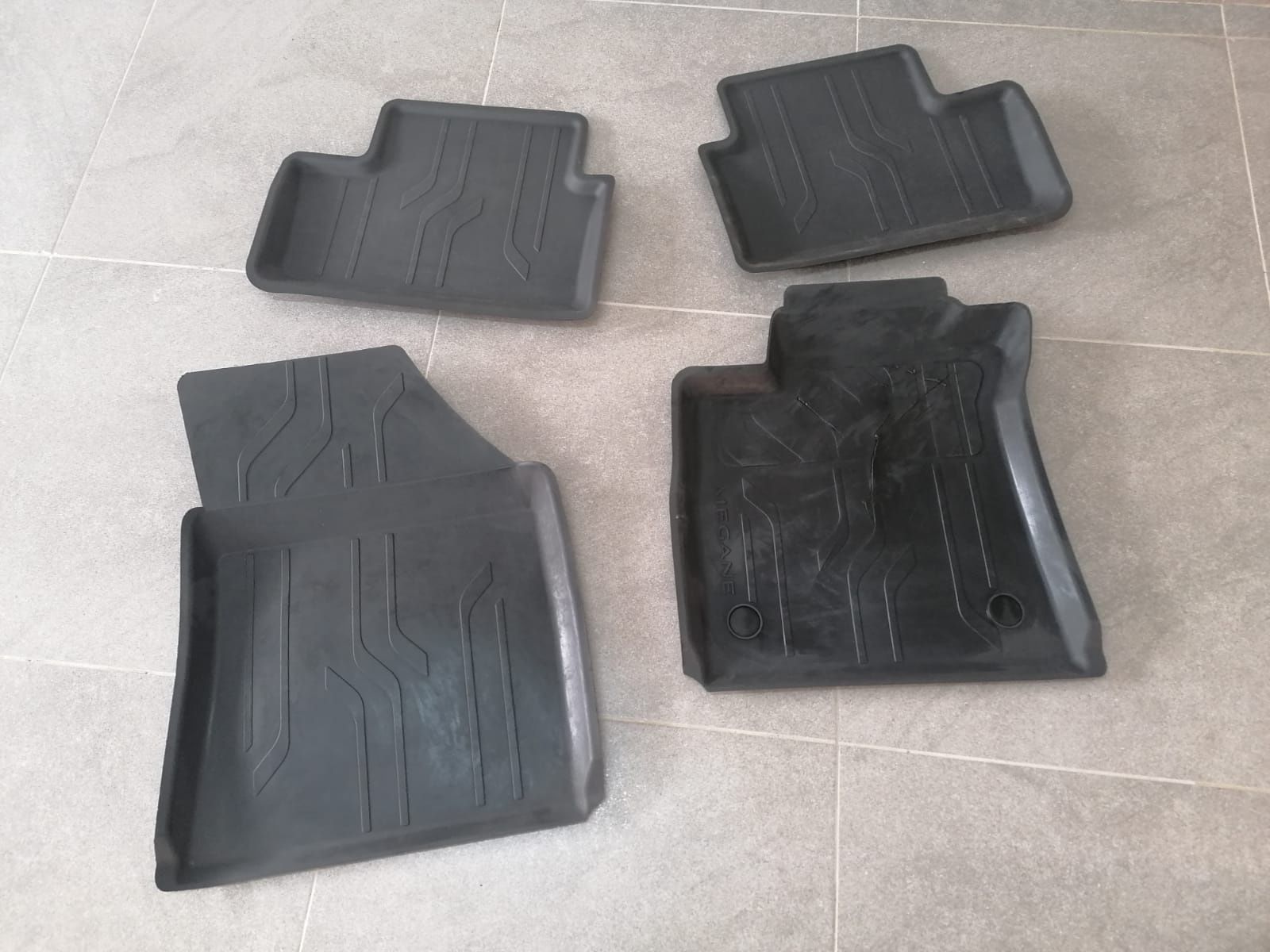 Vând Covorașe Renault Megan 4