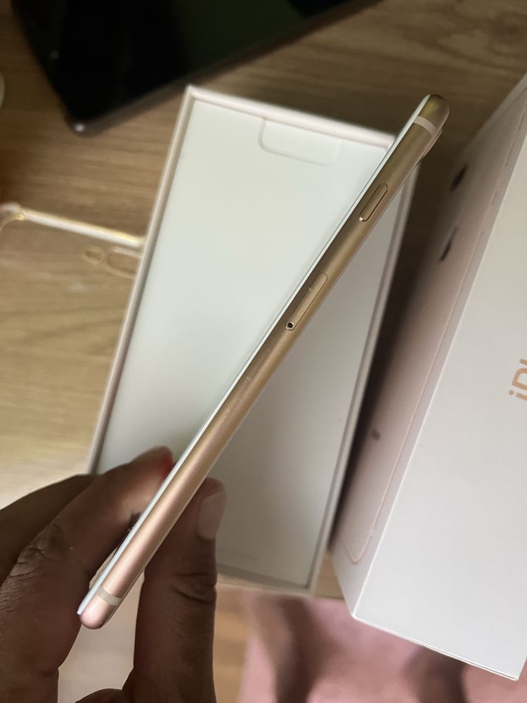 Iphone 8 plus Gold 64gb