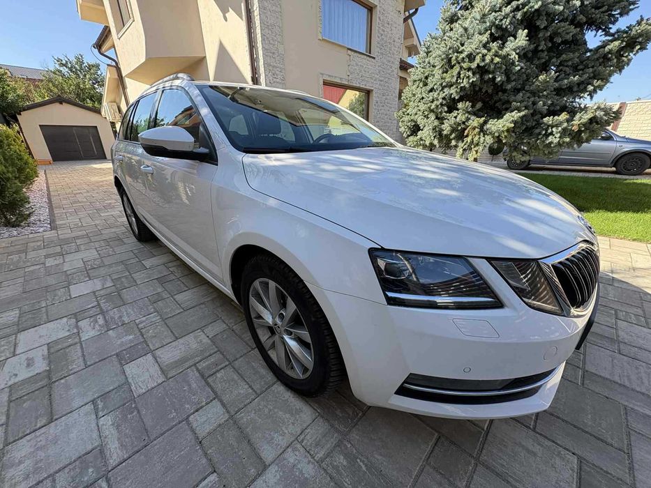 Skoda Octavia 4x4 DSG7 – 2018 – Întreținută complet, multe opțiuni!