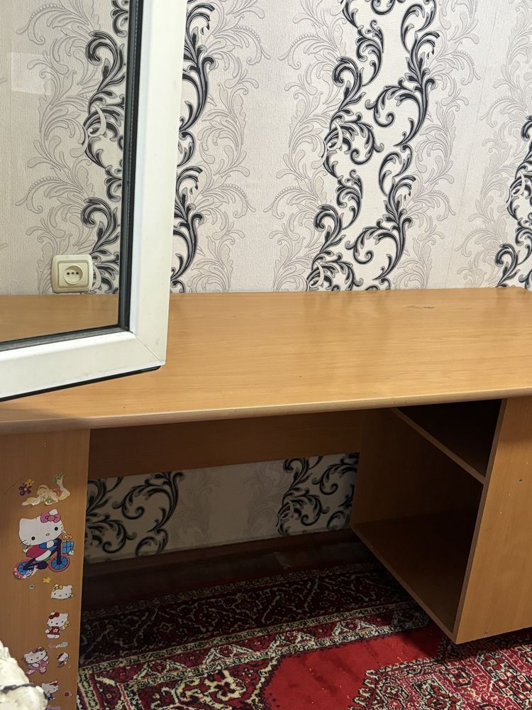 Продам письменный стол