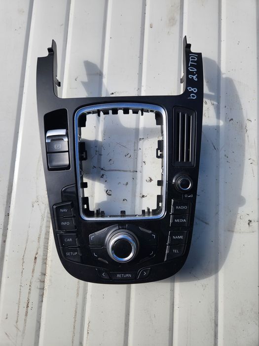 Контролен панел за ауди а4 б8