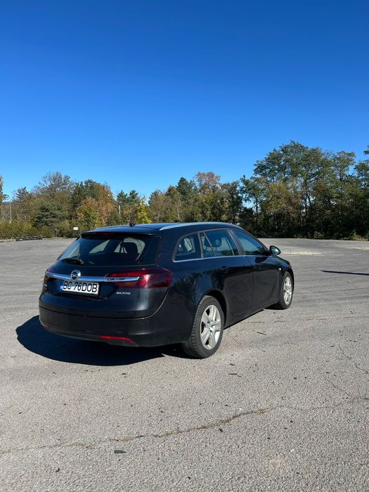 Vând Opel Insignia
