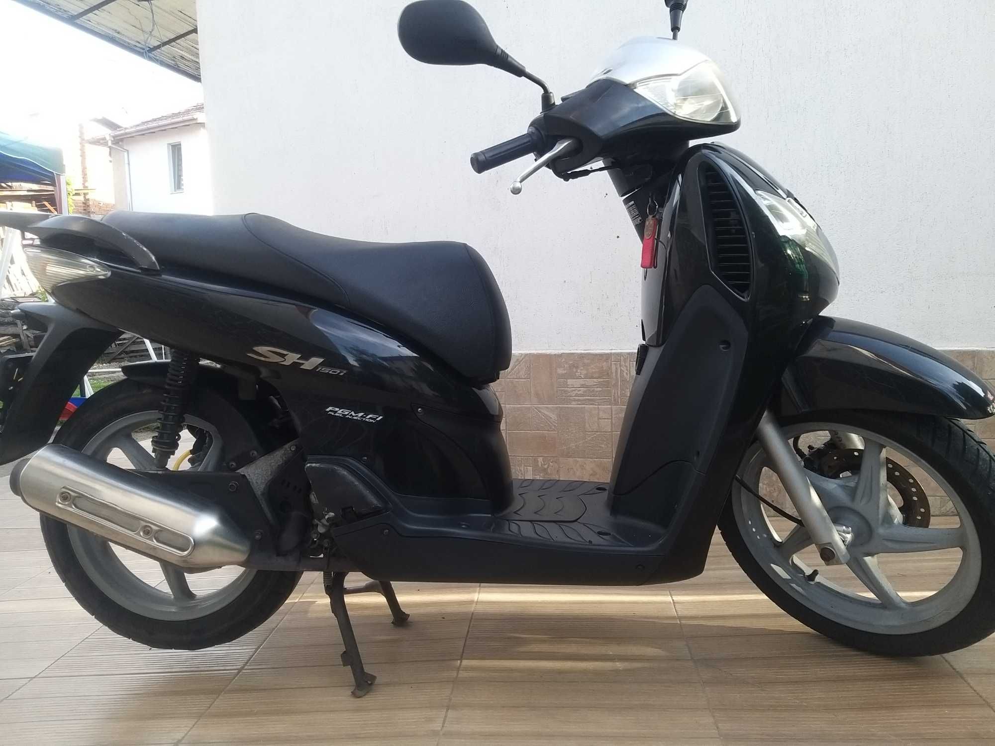 Продавам скутери Honda и Yamaha