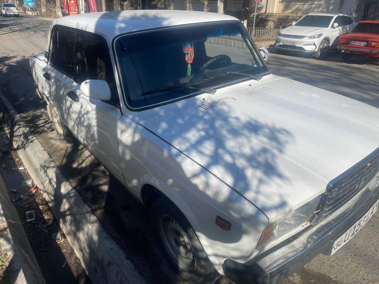 автомобиль ваз 2107