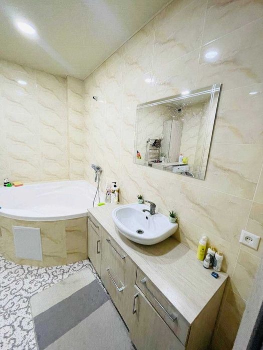 Sotiladi 4 xonali 127kvm li uy Garden house