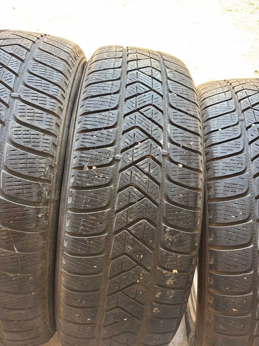 Set anvelope iarna MS 215/65/17,215 65 R17 cu montaj inclus