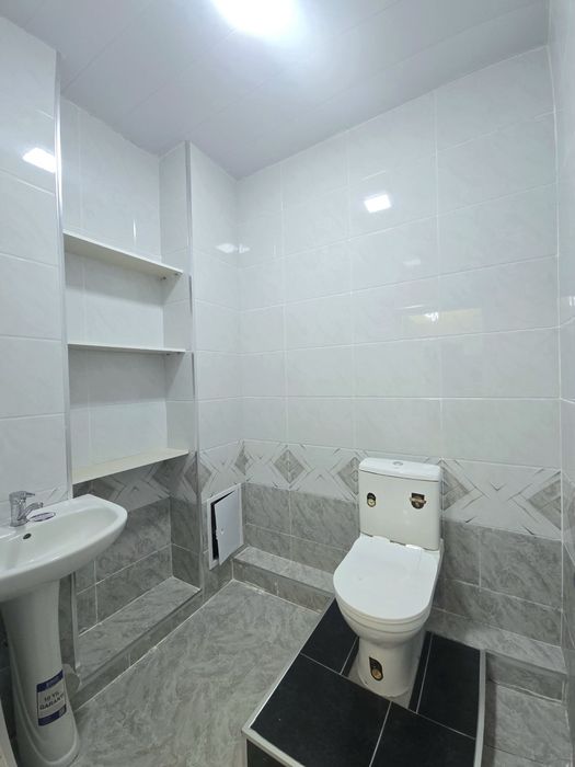 Продается 2 комнатная квартира площадью 72 кв.м. По улице Рудаки