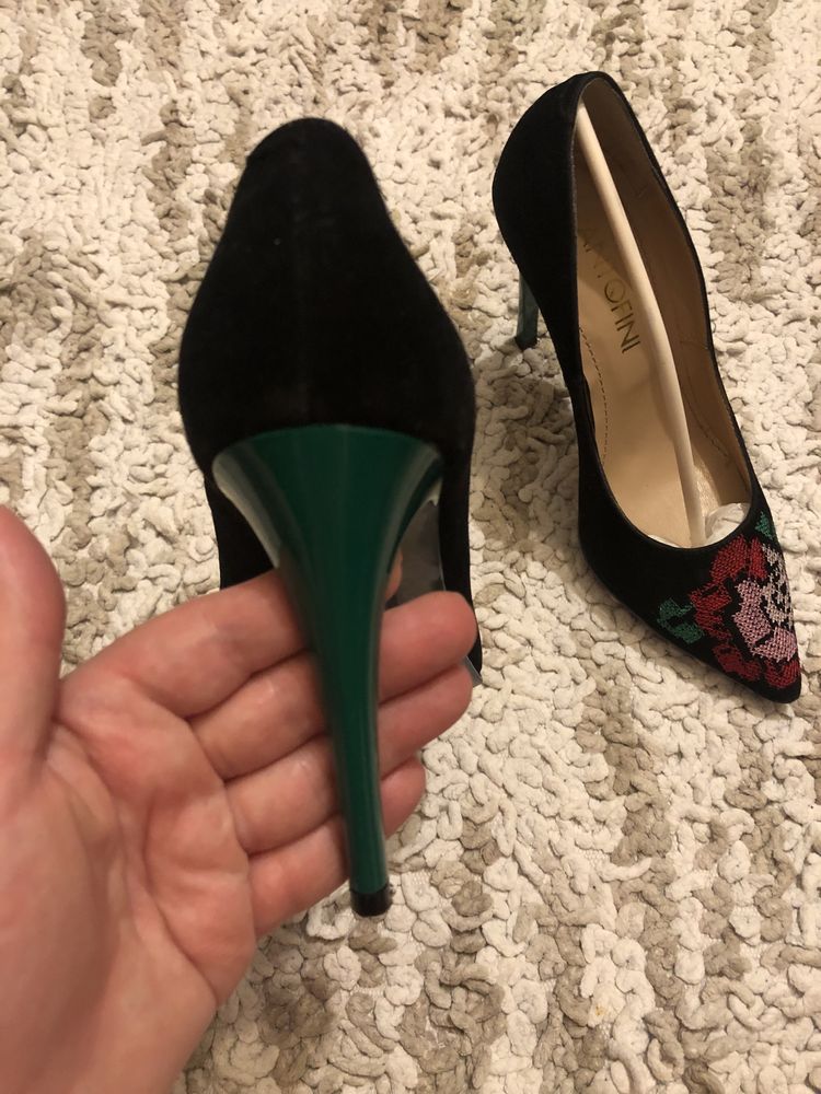 Pantofi piele cu broderie traditionala marimea 36