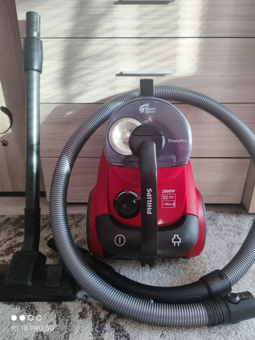 Мощна прахосмукачка Philips 2000w