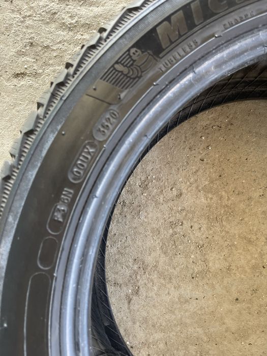 235/45R19 Michelin Pilot Alpin 5