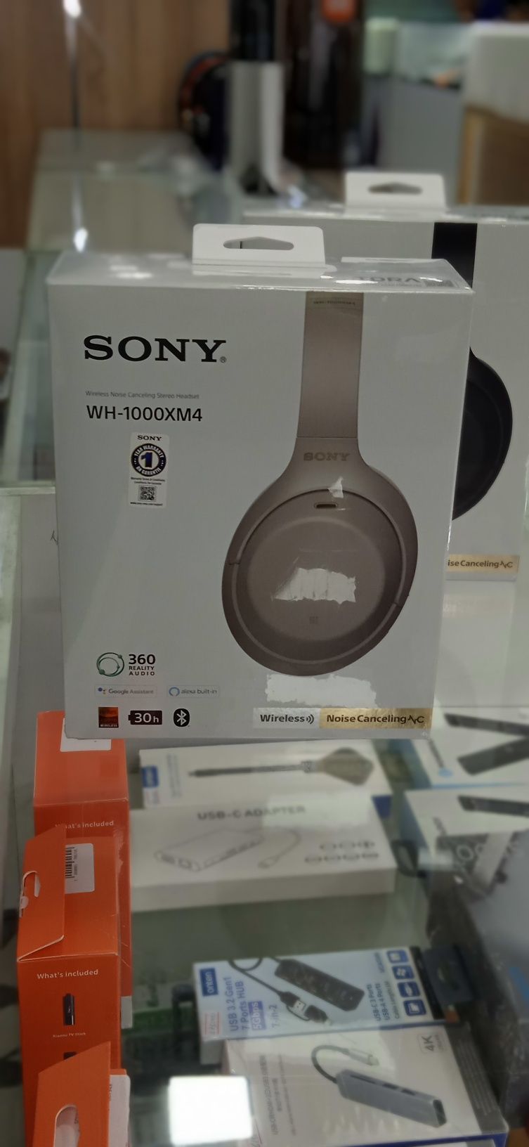Sony WH-1000xm4 1 год гарантии.