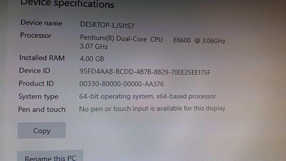 продавам настолен компютър с монитор, буфер и бюро