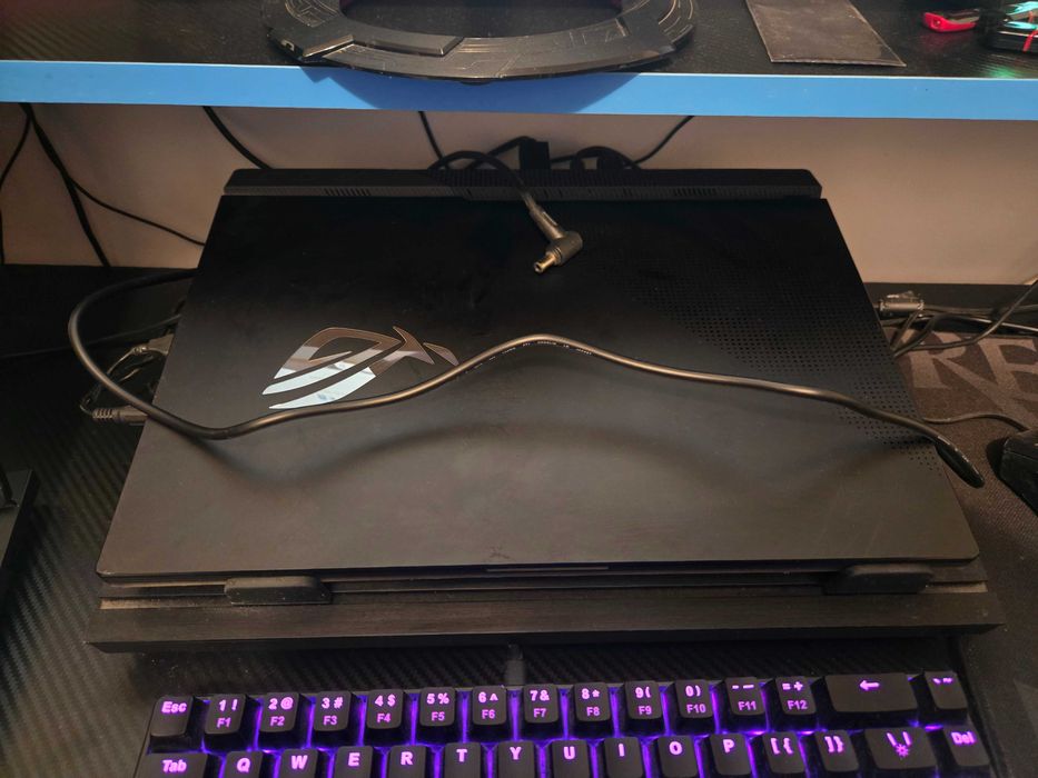 Vand laptop Gaming-ROG Strix SCAR 15 G533QS-HF009