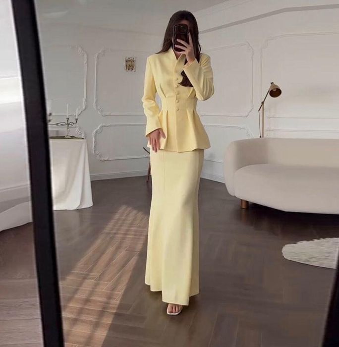 Продам костюм новый