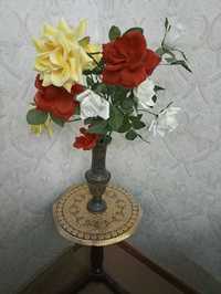 Продается подставка с вазой и цветами