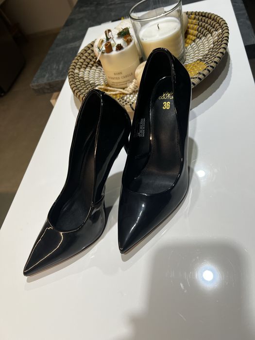 Лачени високи обувки