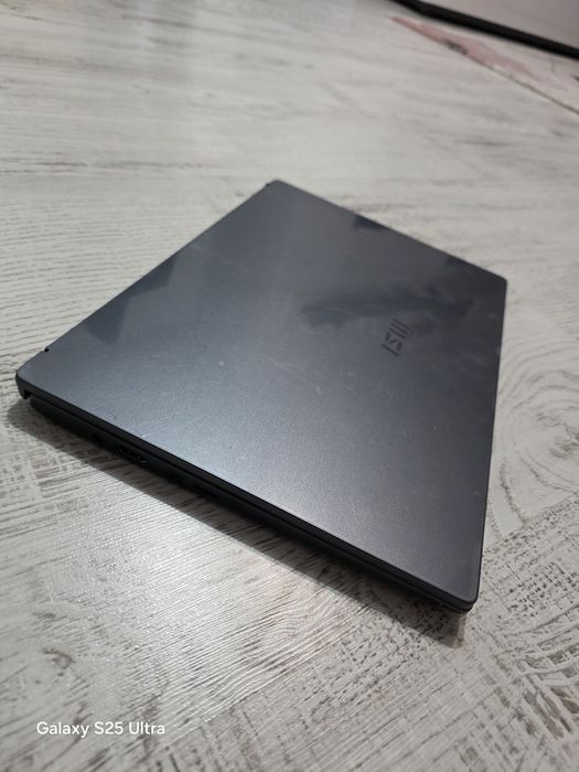 Laptop MSI Moder 14 Aluminiu 1,3kg Windows 10 Pro  Preț fix