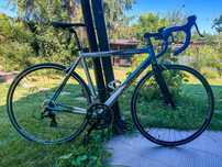 Orbea Asphalt, bicicleta sosea, cursiera