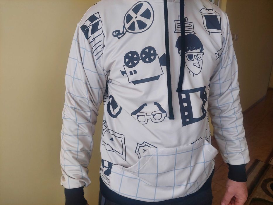 Vând Hanorac promoția Lays