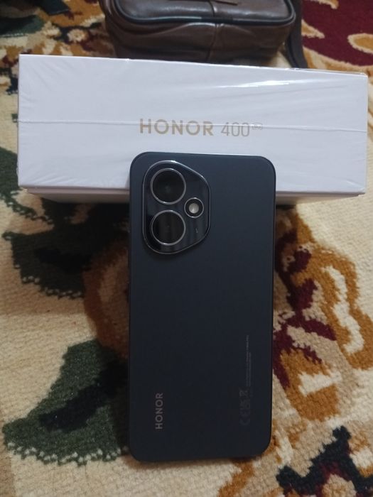 Honor 400  5G sotiladi. Deyarli yangi xolatda