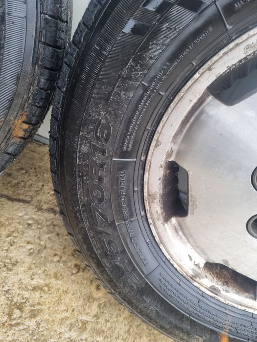 Гуми с джанти 245/70/16