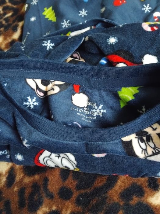 Pijamale model Craciun 11-12 ani