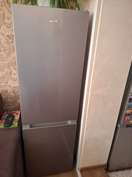 Продавам хладилник