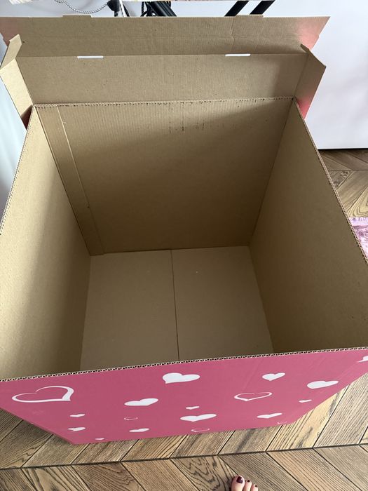 Продаю подарочную коробку новую