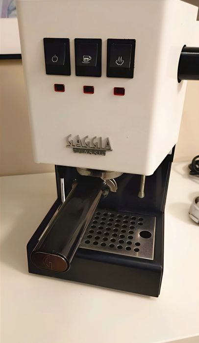 Gaggia Classic Evo White E24 + Cadou Accesorii