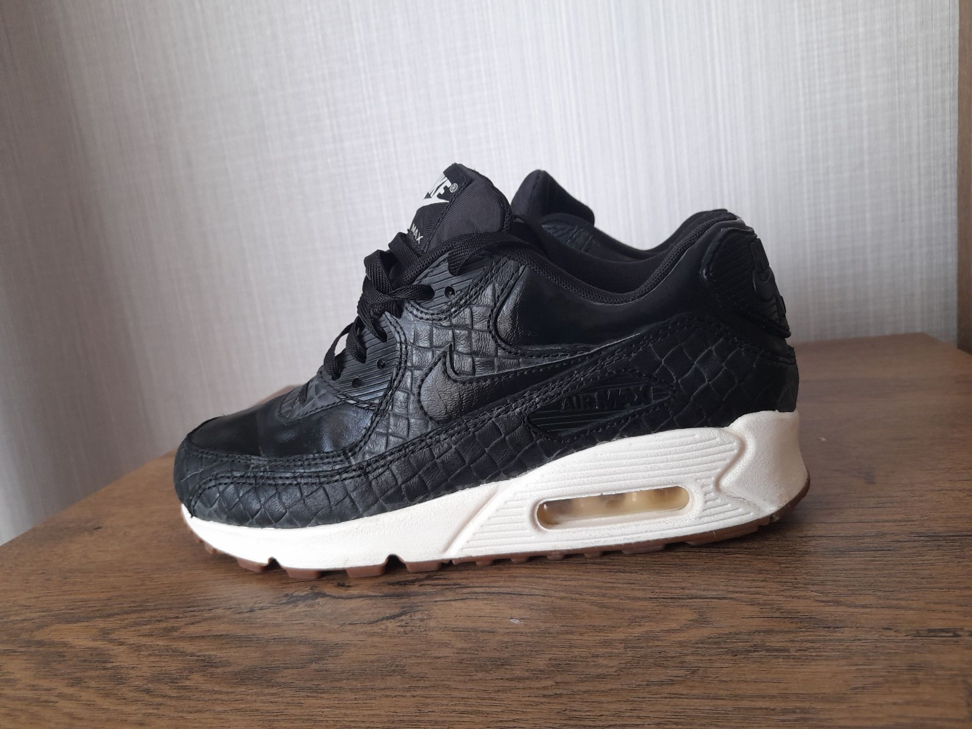 Nike Air max 90 Premium маратонки 37.5 номер.