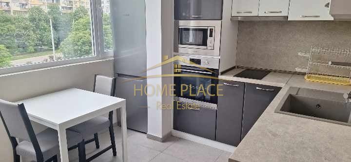 Тристаен апартамент в Чайка