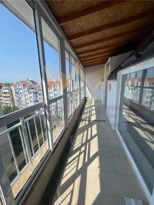 Продава се Двустаен апартамент в Бургас, Лазур - 70 кв.м за 2143 €/кв.м - Снимка #9