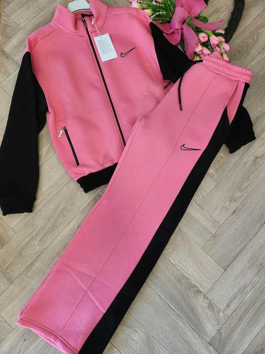 Спортно елегантни комплекти