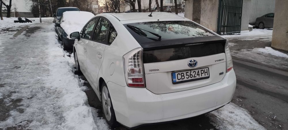 Тойота Приус 1.8