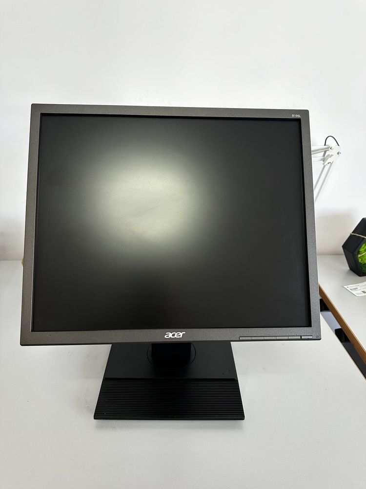 Monitor LED Acer B196L, 5:4, 19 inch, 5ms, gri inchis