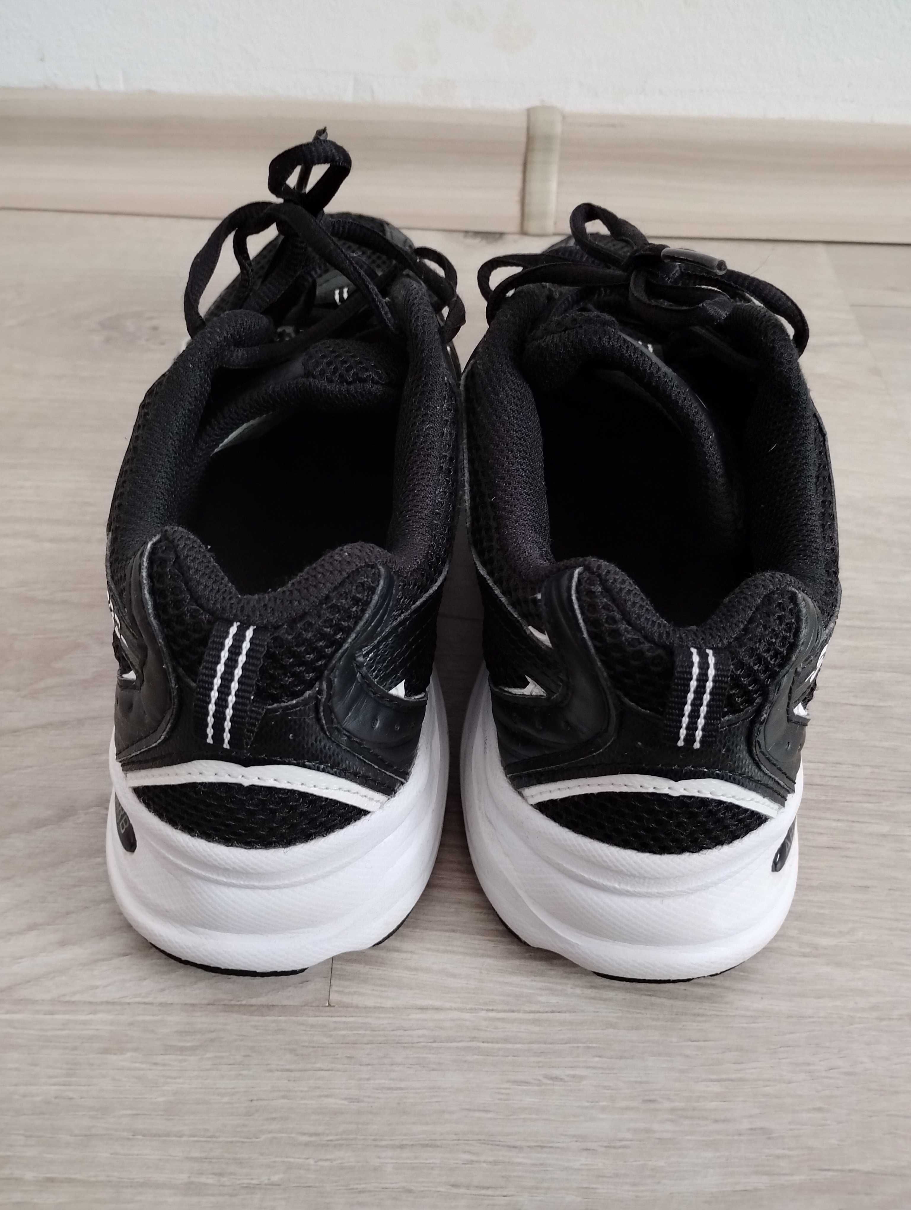 New Balance MR 530 SD "Black" Мъжки Running Обувки / Маратонки