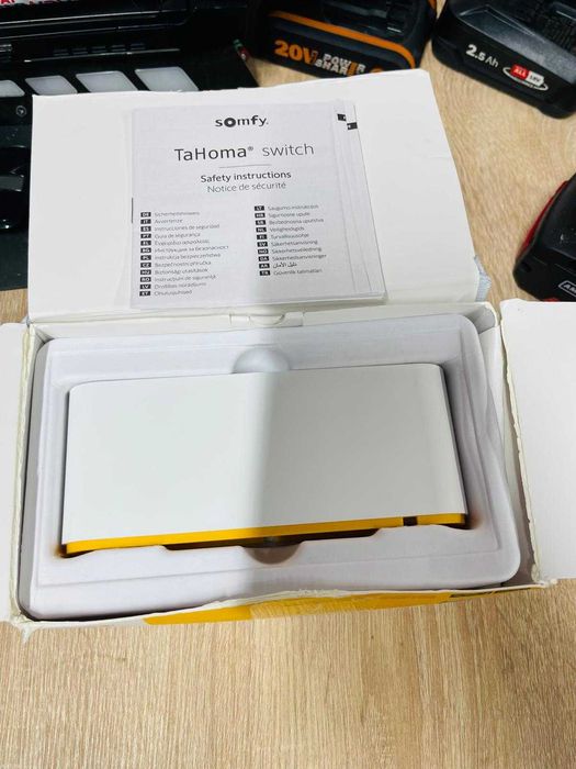 Unitate comanda Somfy Tahoma Switch DIY, Compatibil RTS si ZigBee 3.0