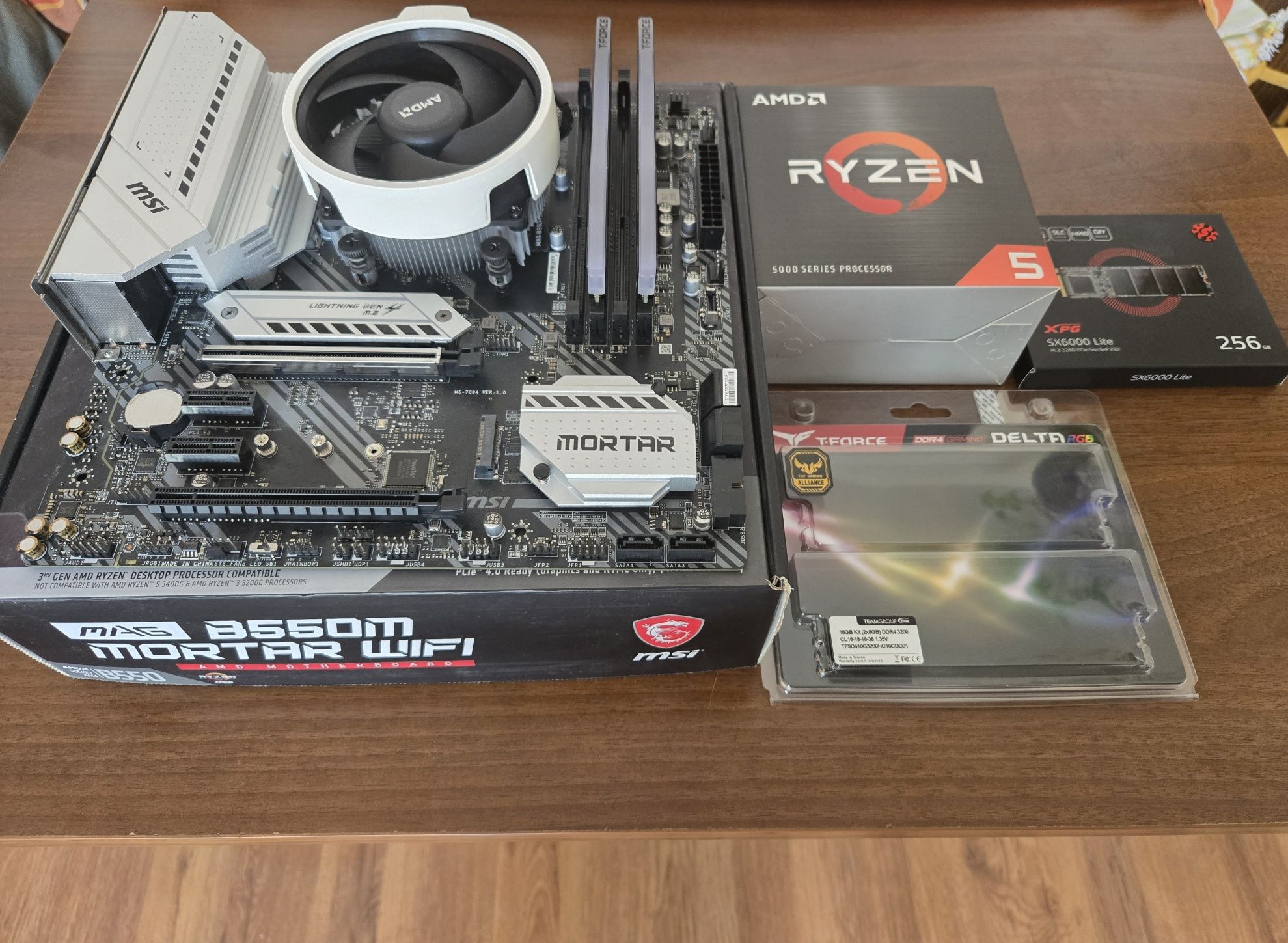 Msi B550 Ryzen 5 5500 16gb ram 256gb ssd