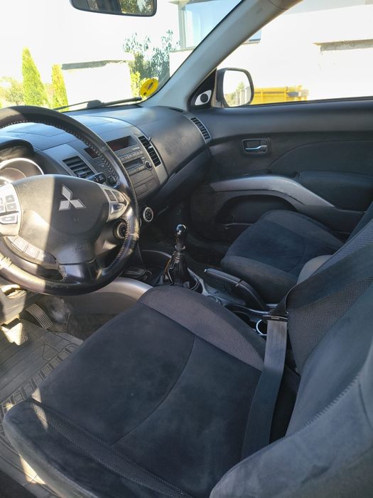 Vând Mitsubishi  outlander