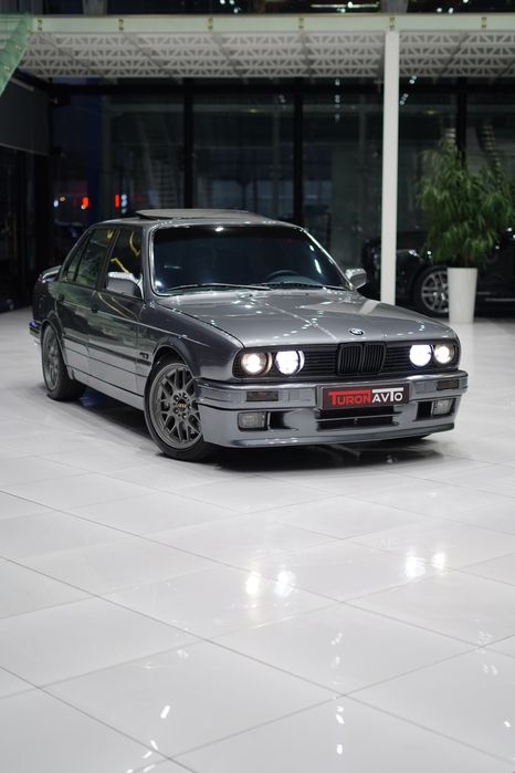 BMW E30 330I идеальная машина