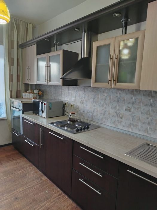 Продам кухонный гарнитур .