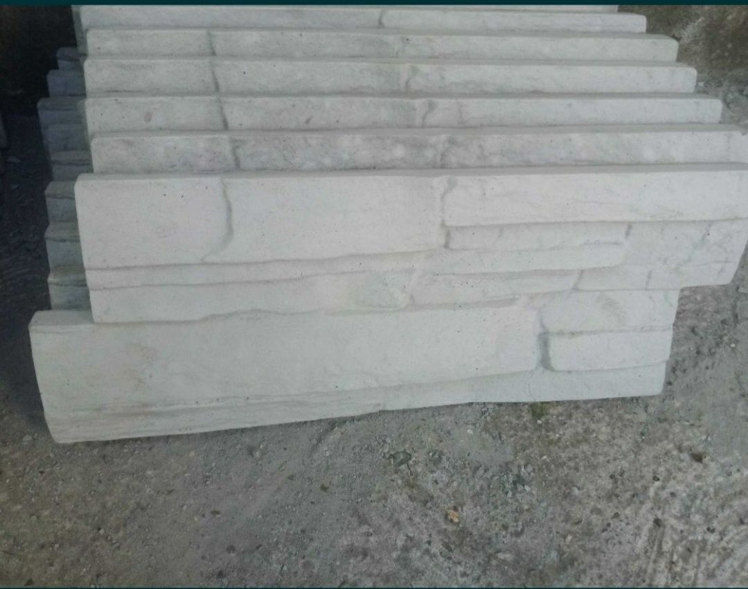 Piatra decorativă din ipsos sau beton