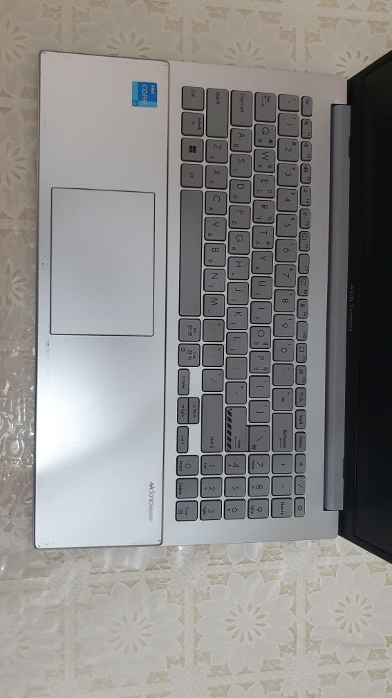 Asus Vivobook Go 15 i3