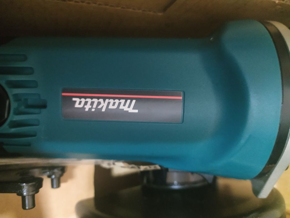 Болгарка Макита.