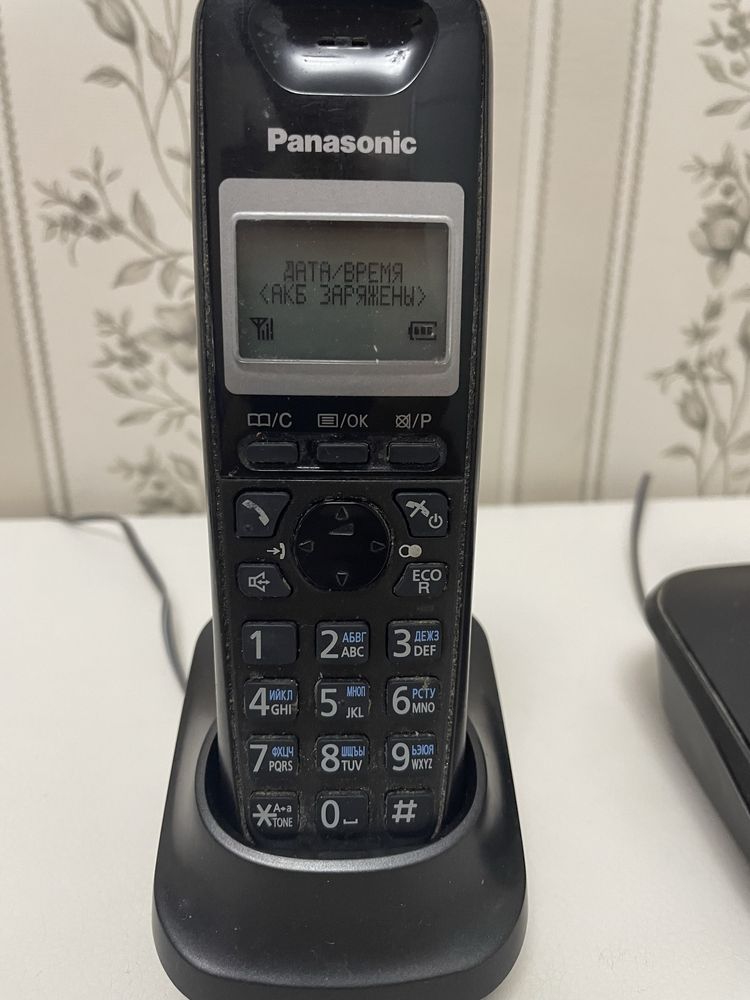 Телефон Panasonik . 2 трубки+ 2 базы