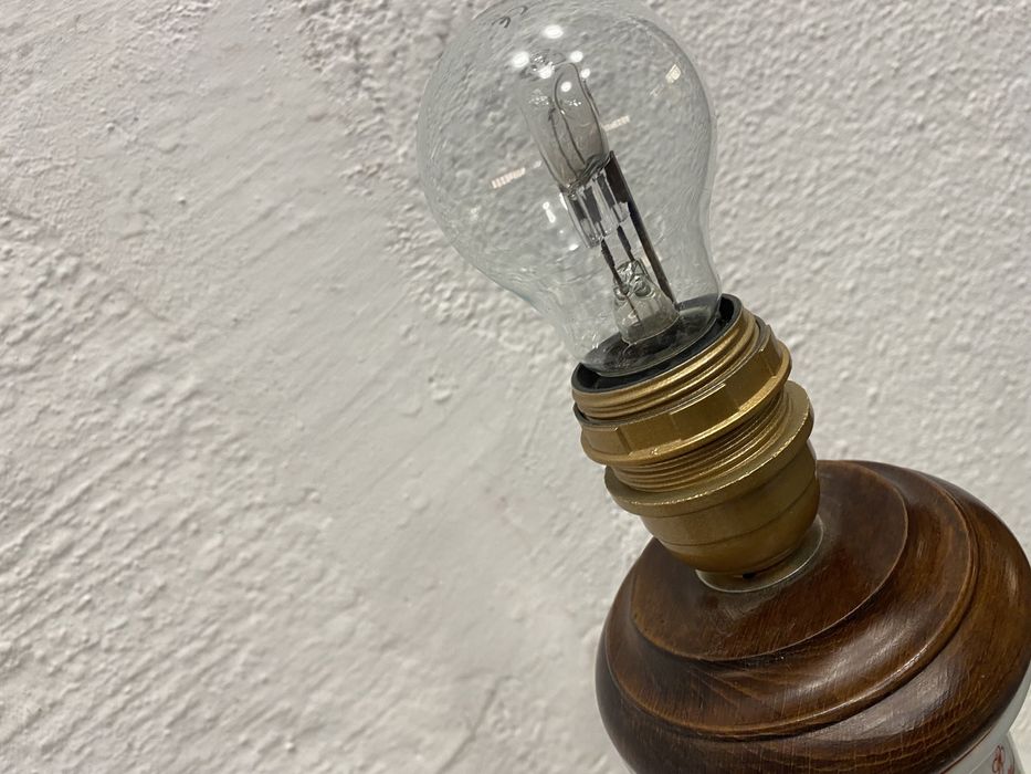 Голяма настолна лампа от порцелан немско производство